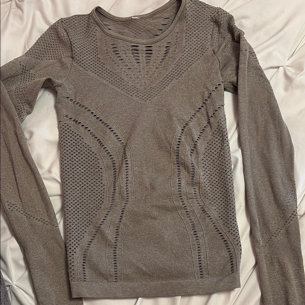 Alo ribbed tight workout long sleeve Women’s size S/M
